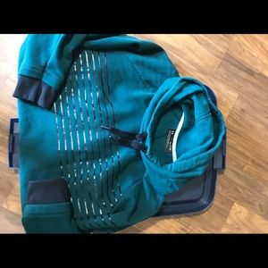 Women’s under armor hoodie XL